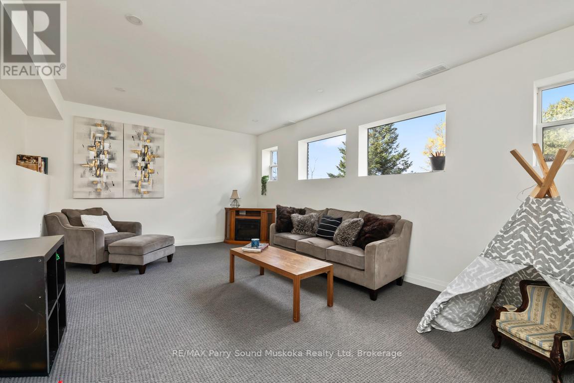 336 Clear Lake Road, Seguin, Ontario P2A 2W8 - Photo 32 - X12516016