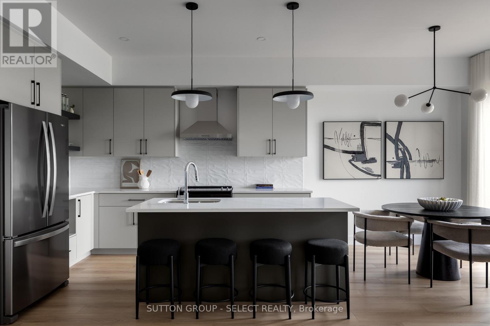 15 Optimist Drive, Southwold, Ontario  N5P 3T2 - Photo 5 - X12515956