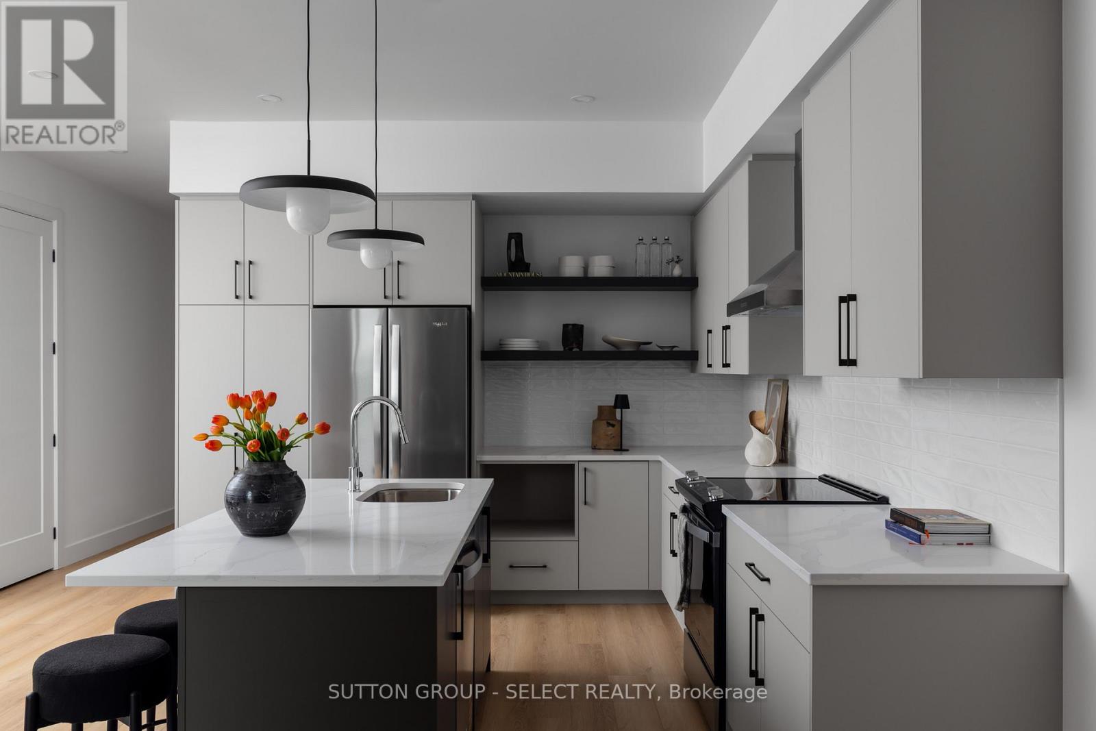 15 Optimist Drive, Southwold, Ontario  N5P 3T2 - Photo 8 - X12515956