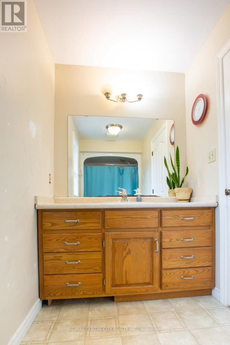 50589 Dingle Line, Malahide, Ontario  N5H 2R1 - Photo 30 - X12515988