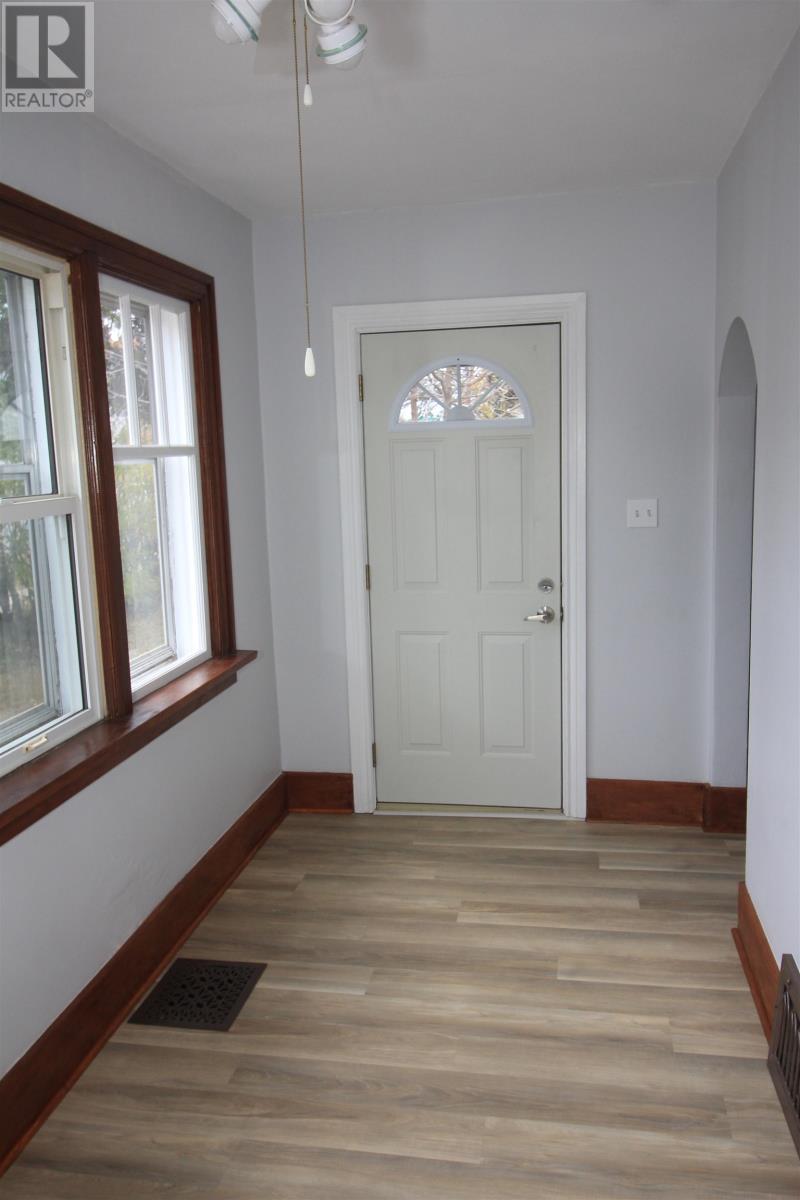 473 John St., Thunder Bay, Ontario  P7B 1X9 - Photo 3 - TB253392