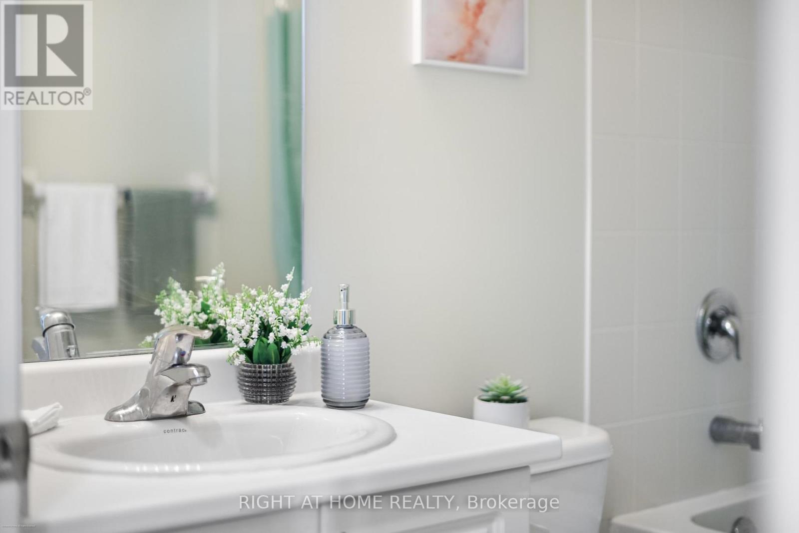 515 - 349 Rathburn Road W, Mississauga, Ontario  L5B 0G9 - Photo 16 - W12515810