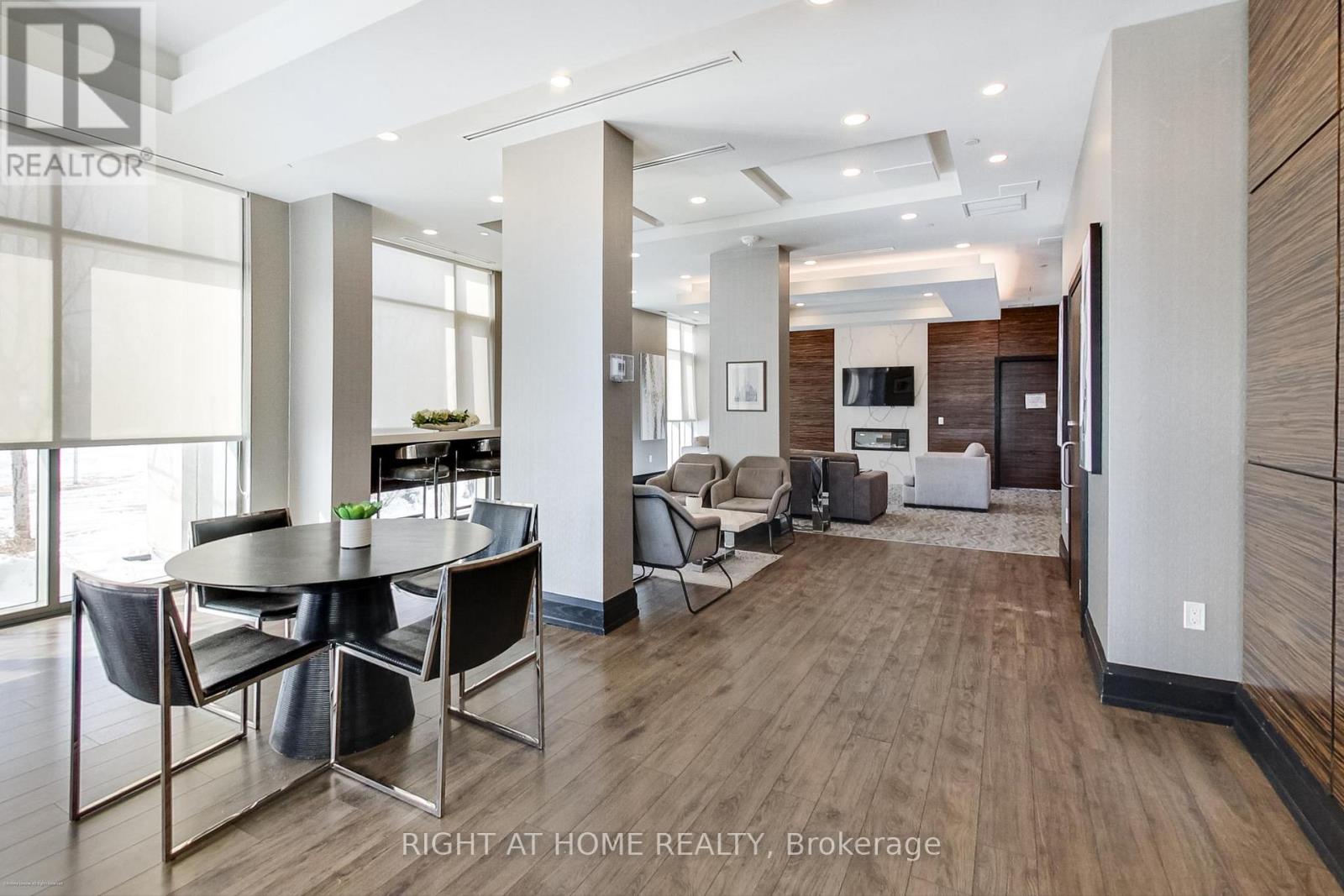 515 - 349 Rathburn Road W, Mississauga, Ontario  L5B 0G9 - Photo 22 - W12515810