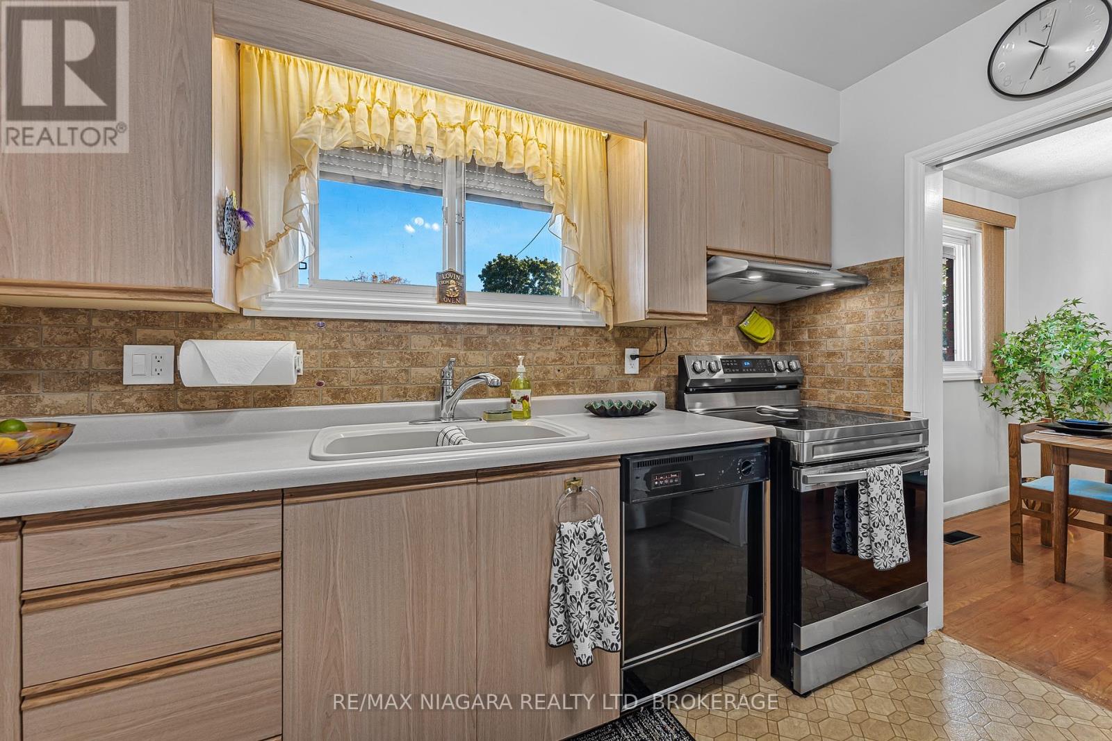 448 Bunting Road, St. Catharines (Carlton/bunting), Ontario  L2M 3Z4 - Photo 14 - X12515936