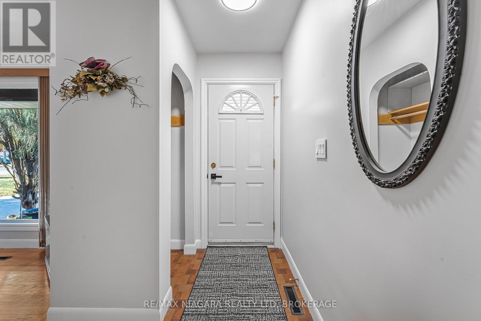 448 Bunting Road, St. Catharines (Carlton/bunting), Ontario  L2M 3Z4 - Photo 5 - X12515936