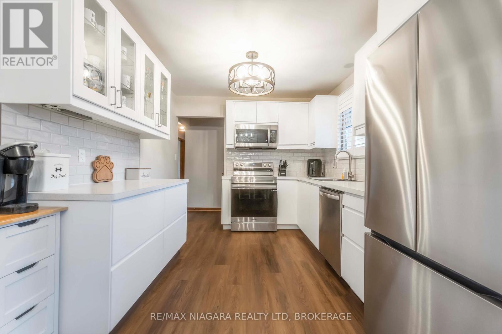 4075 Pettit Avenue, Niagara Falls, Ontario  L2E 6K4 - Photo 10 - X12515940