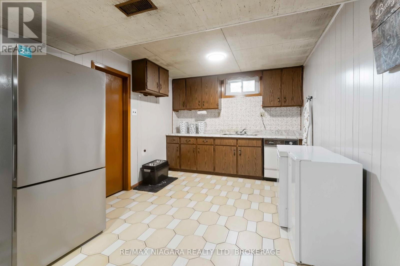 4075 Pettit Avenue, Niagara Falls, Ontario  L2E 6K4 - Photo 29 - X12515940