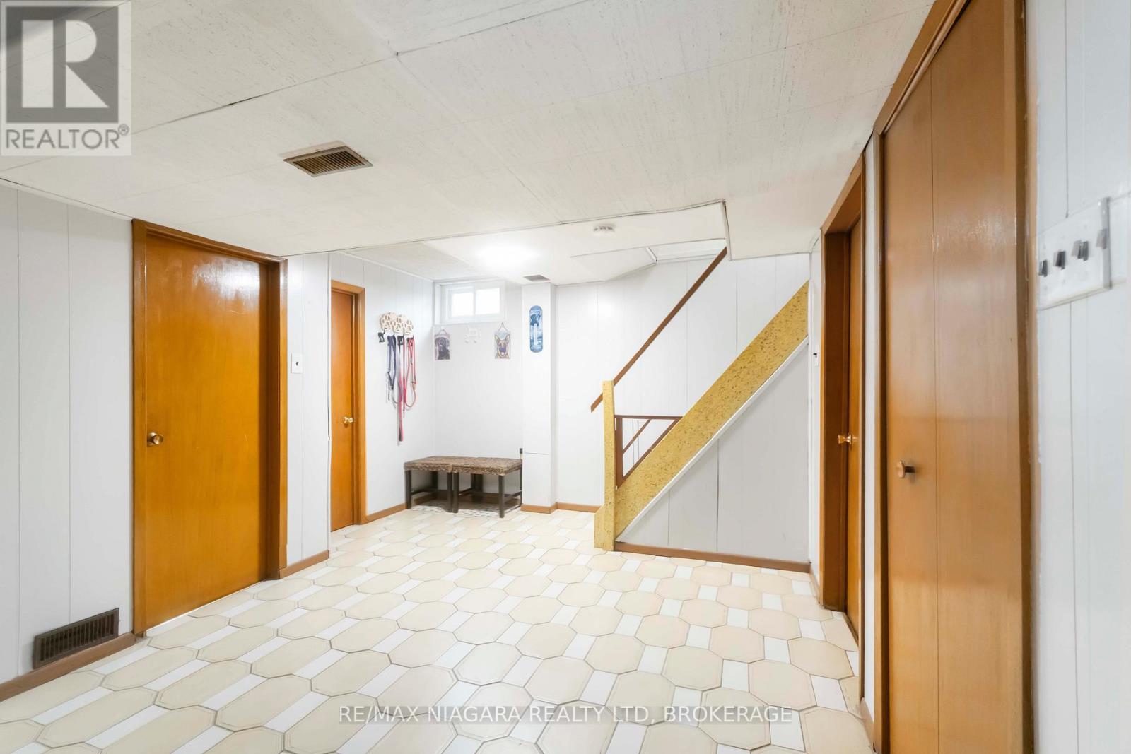 4075 Pettit Avenue, Niagara Falls, Ontario  L2E 6K4 - Photo 32 - X12515940