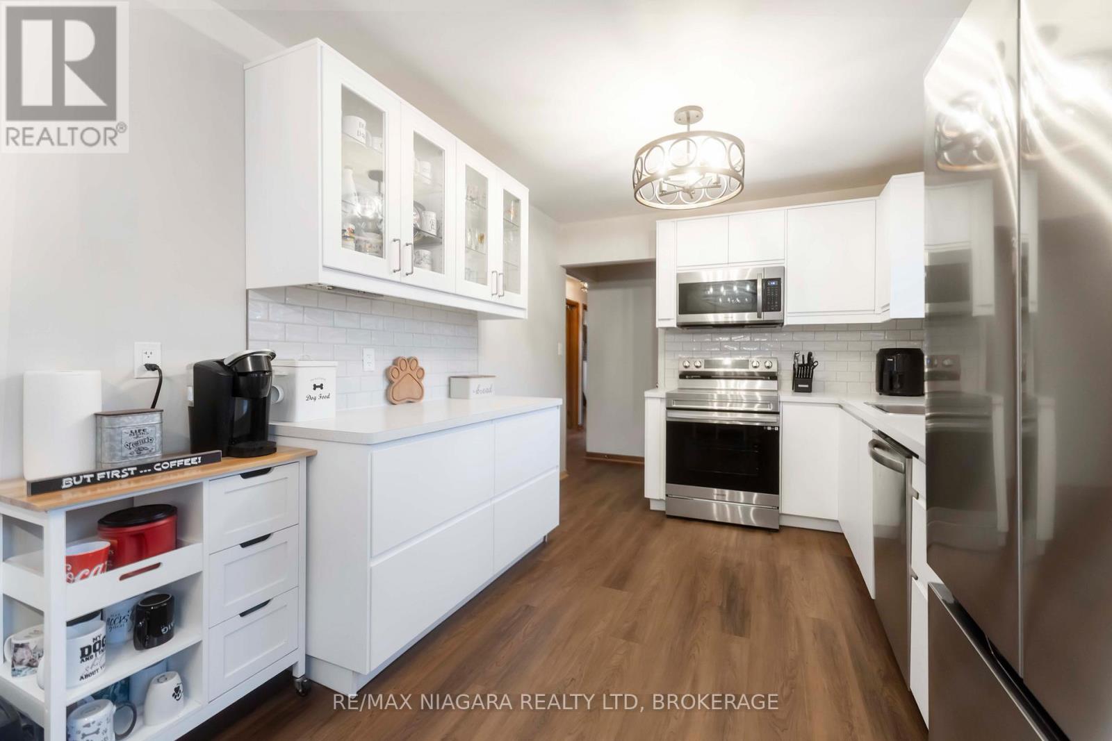 4075 Pettit Avenue, Niagara Falls, Ontario  L2E 6K4 - Photo 5 - X12515940