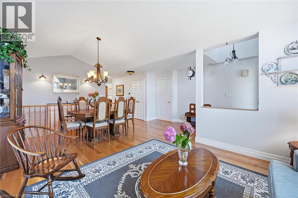 44 Rockhaven Lane, Waterdown, Ontario L8B 0J7 - Photo 10 - 40784894