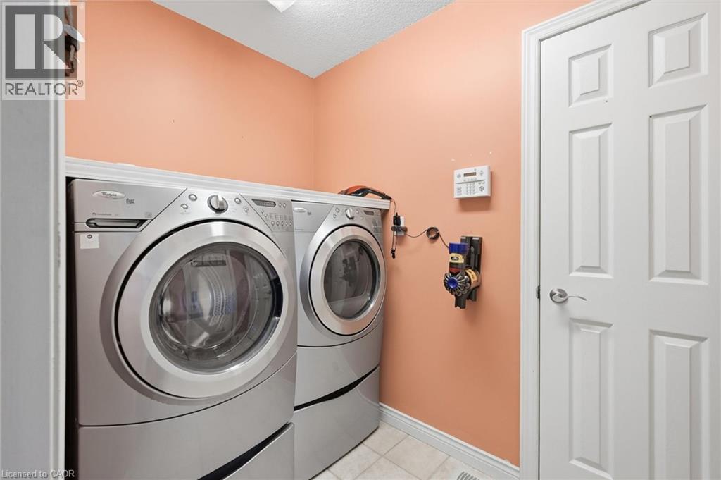 44 Rockhaven Lane, Waterdown, Ontario L8B 0J7 - Photo 12 - 40784894