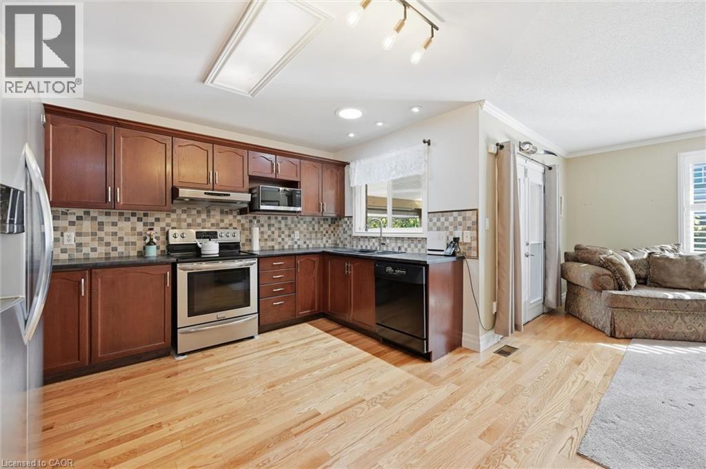 44 Rockhaven Lane, Waterdown, Ontario L8B 0J7 - Photo 13 - 40784894