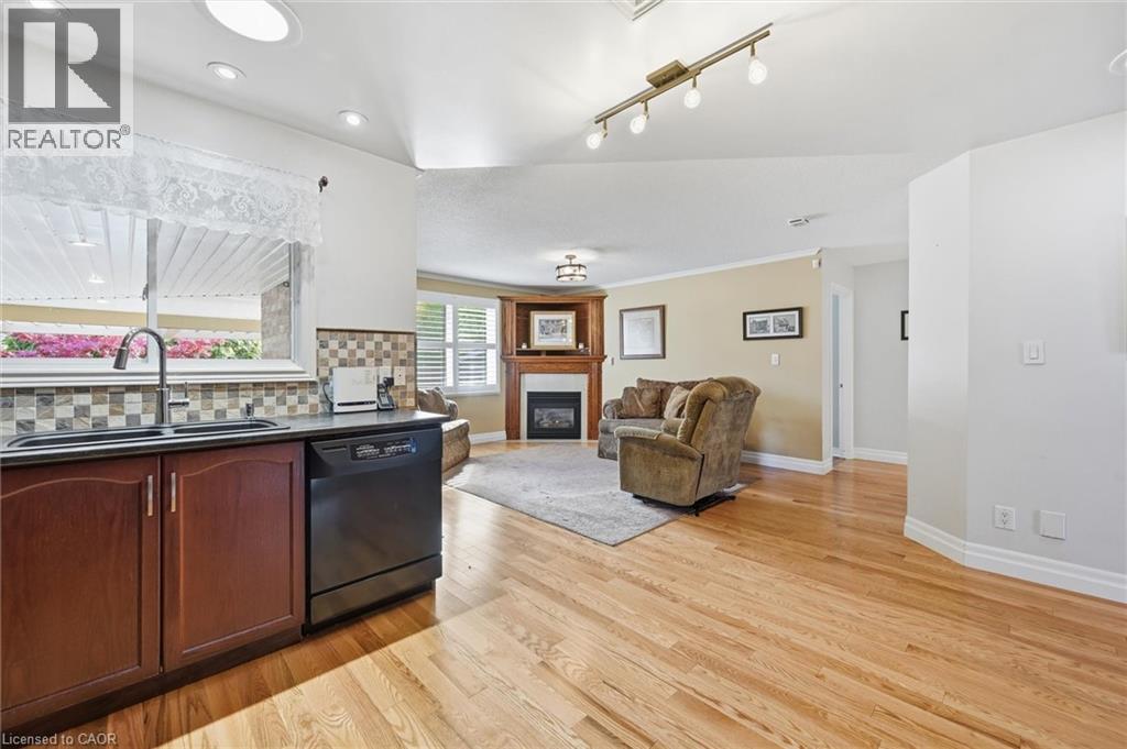 44 Rockhaven Lane, Waterdown, Ontario L8B 0J7 - Photo 15 - 40784894