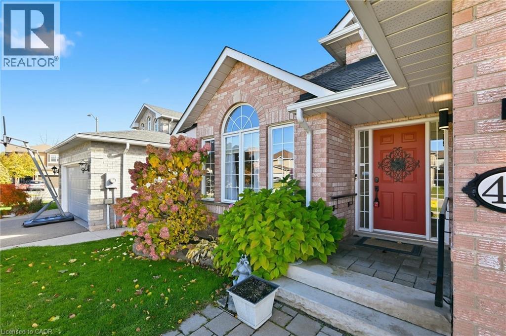 44 Rockhaven Lane, Waterdown, Ontario L8B 0J7 - Photo 4 - 40784894