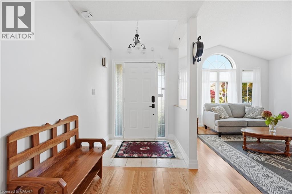 44 Rockhaven Lane, Waterdown, Ontario L8B 0J7 - Photo 5 - 40784894