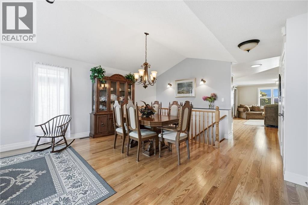 44 Rockhaven Lane, Waterdown, Ontario L8B 0J7 - Photo 6 - 40784894