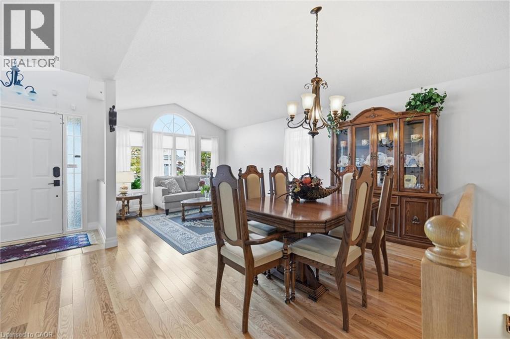 44 Rockhaven Lane, Waterdown, Ontario L8B 0J7 - Photo 7 - 40784894