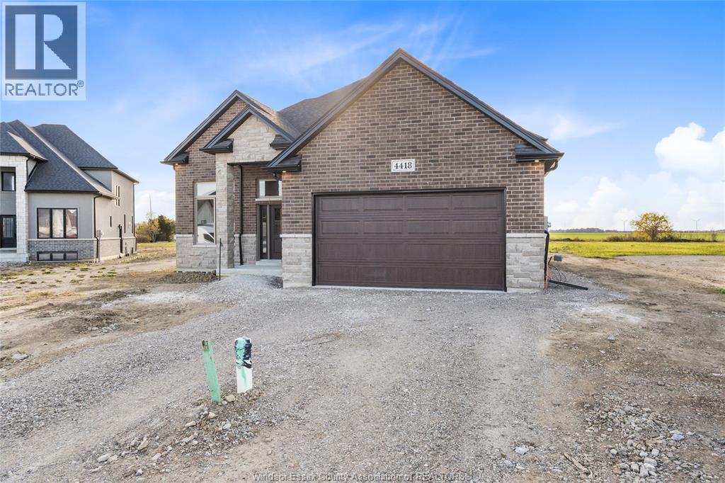 4418 Belmont, Comber, Ontario N0R 1A0 - Photo 3 - 25028165