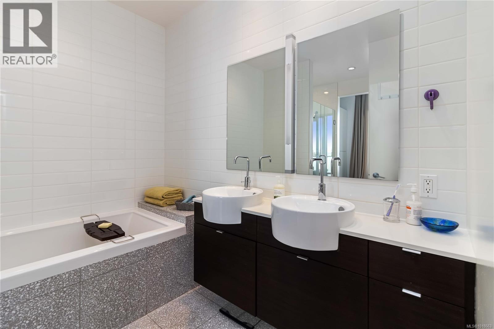 506 770 Fisgard St, Victoria, British Columbia  V8W 0B8 - Photo 24 - 1018663