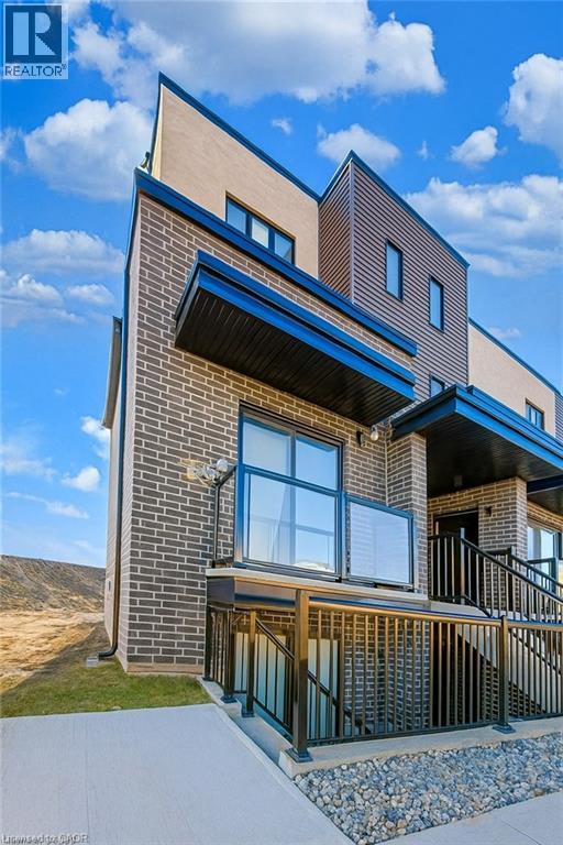 235 Chapel Hill Drive Unit# 33, Kitchener, Ontario  N2R 1N3 - Photo 2 - 40785944