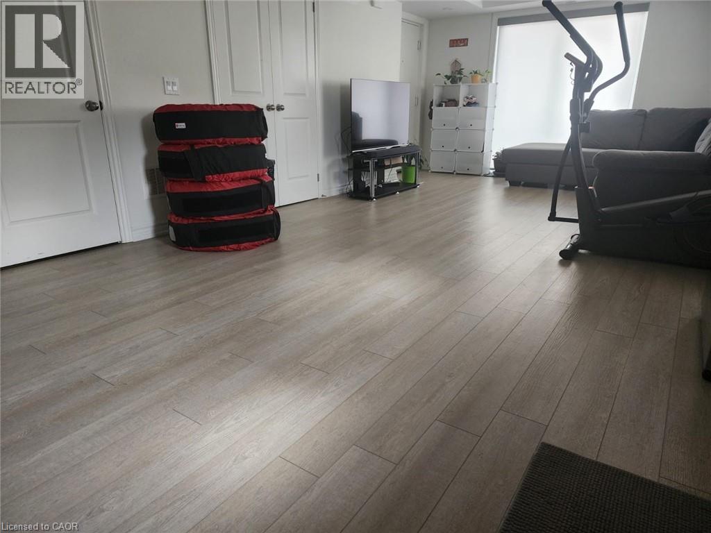 235 Chapel Hill Drive Unit# 33, Kitchener, Ontario  N2R 1N3 - Photo 5 - 40785944