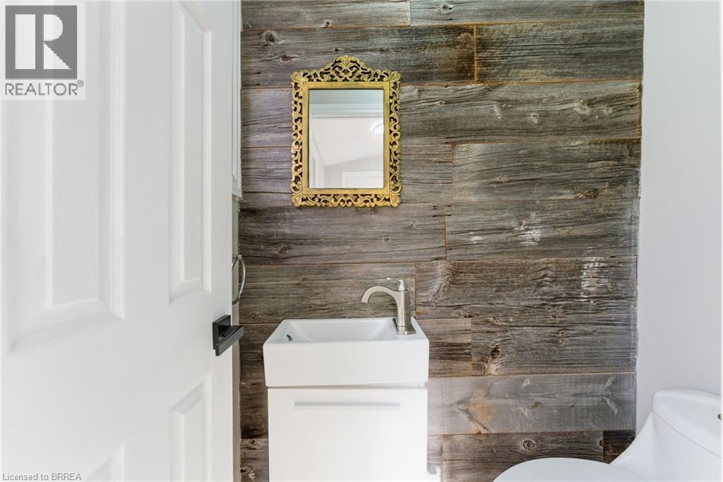 166 Beach Road, Hamilton, Ontario  L8L 4A5 - Photo 14 - 40785888