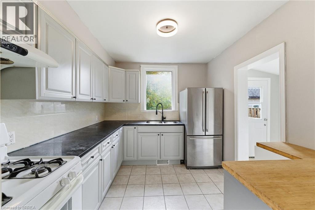 166 Beach Road, Hamilton, Ontario  L8L 4A5 - Photo 9 - 40785888