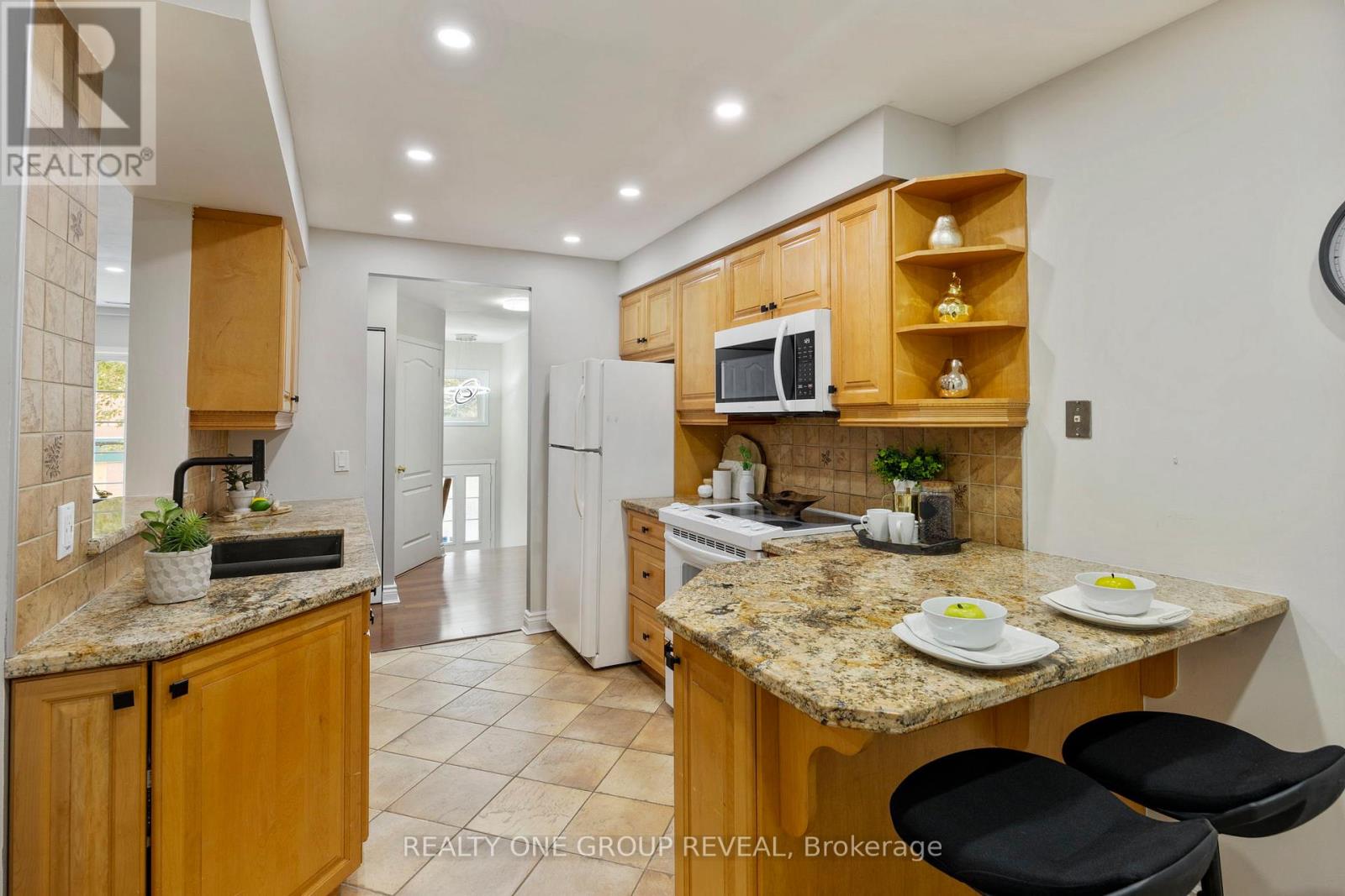 803 - 1400 The Esplanade Drive N, Pickering, Ontario  L1V 6V2 - Photo 15 - E12477865