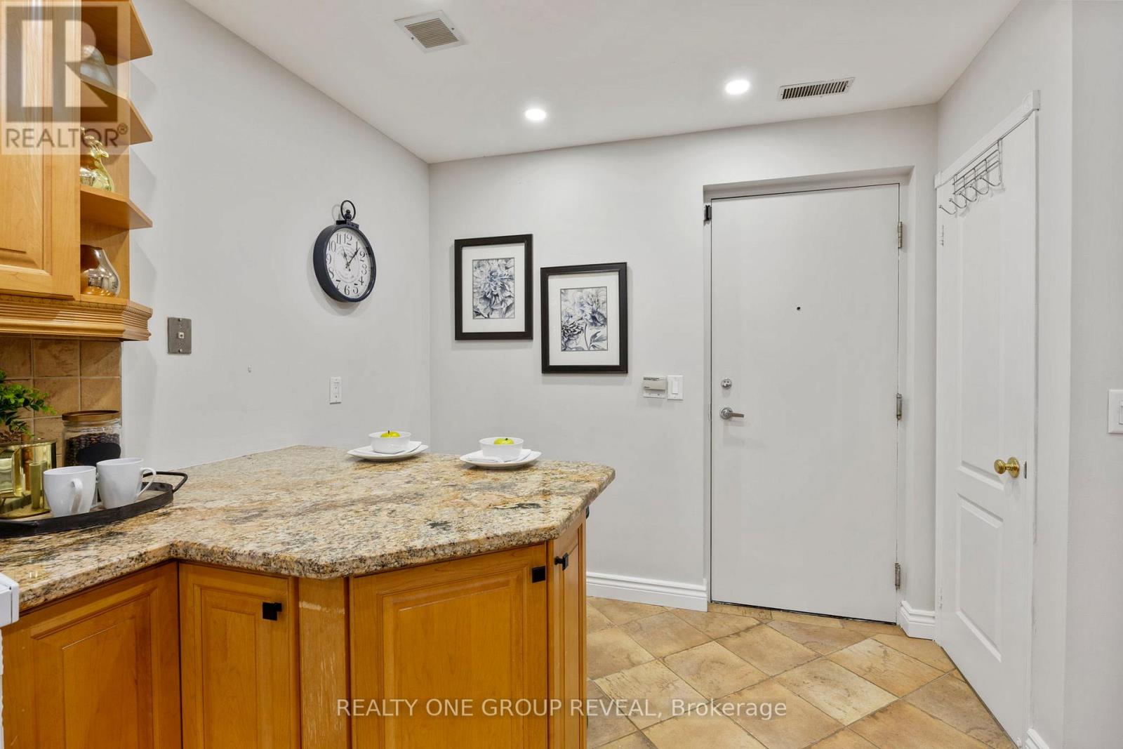 803 - 1400 The Esplanade Drive N, Pickering, Ontario  L1V 6V2 - Photo 16 - E12477865