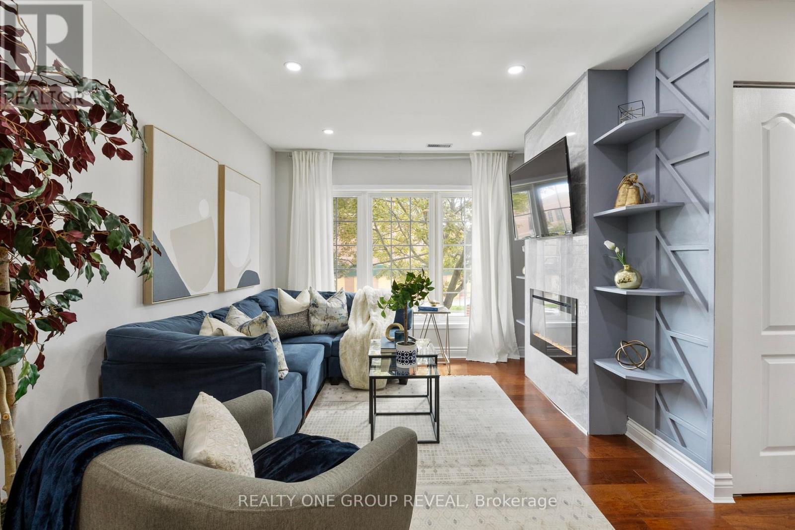 803 - 1400 The Esplanade Drive N, Pickering, Ontario  L1V 6V2 - Photo 2 - E12477865