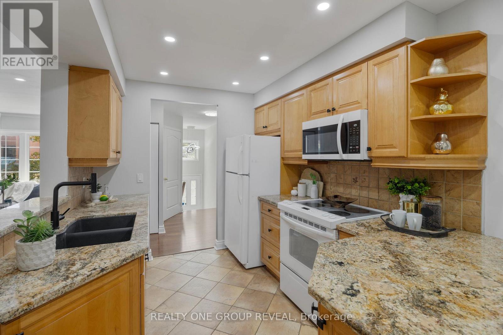 803 - 1400 The Esplanade Drive N, Pickering, Ontario  L1V 6V2 - Photo 14 - E12477865