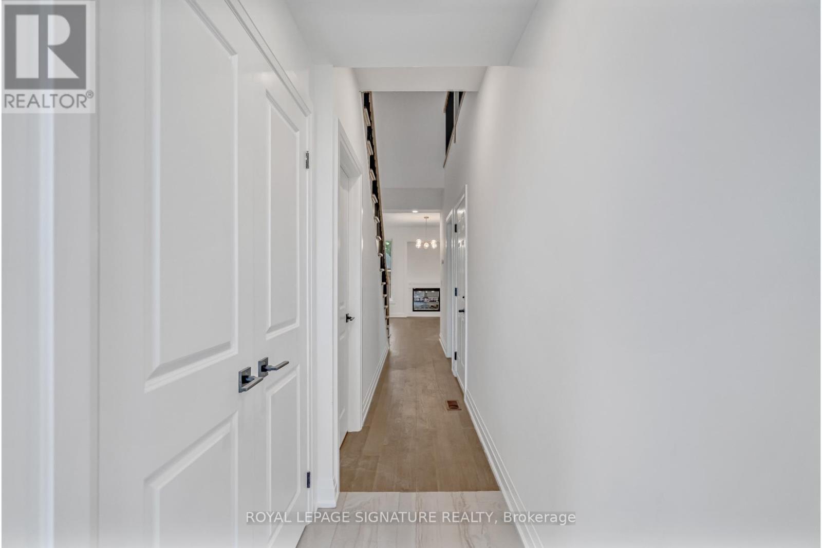 3392 Carter Common, Burlington, Ontario L7M 3R9 - Photo 3 - W12515058