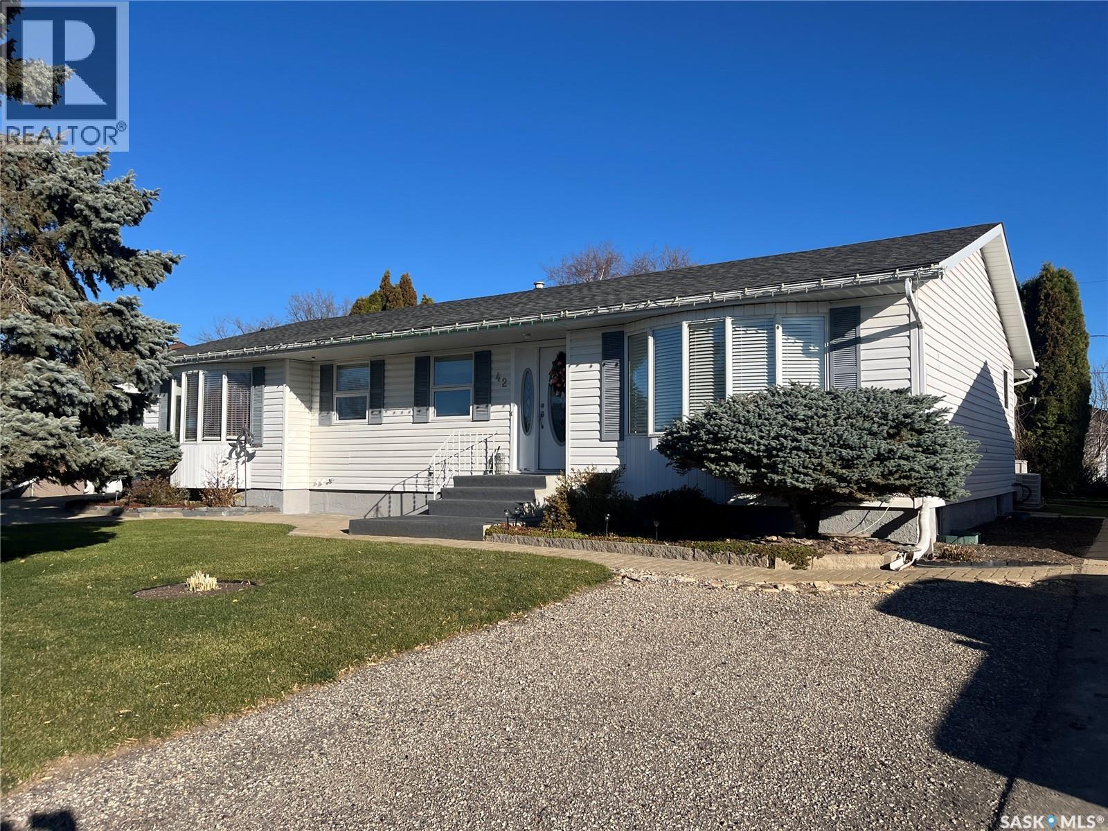 42 7th Street Ne, Wadena, Saskatchewan  S0A 4J0 - Photo 2 - SK022530