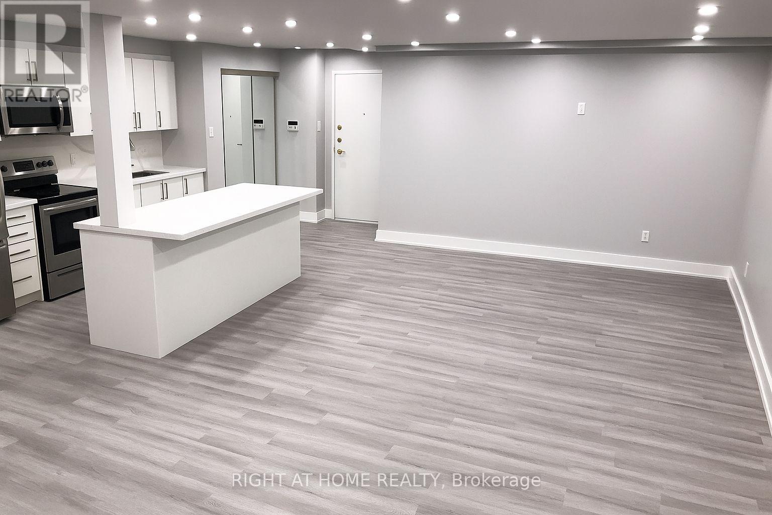 607 - 271 Ridley Boulevard, Toronto, Ontario  M5M 4N1 - Photo 2 - C12515870