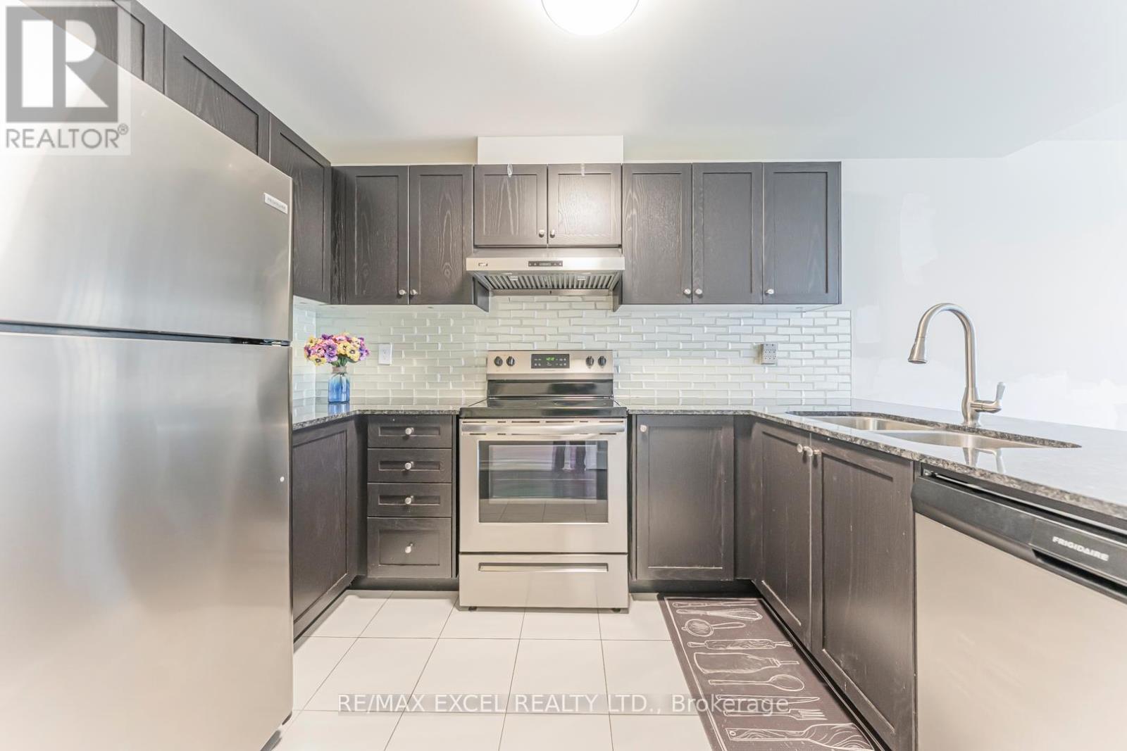 8 - 39 Drewry Avenue, Toronto, Ontario  M2M 0B4 - Photo 10 - C12515930