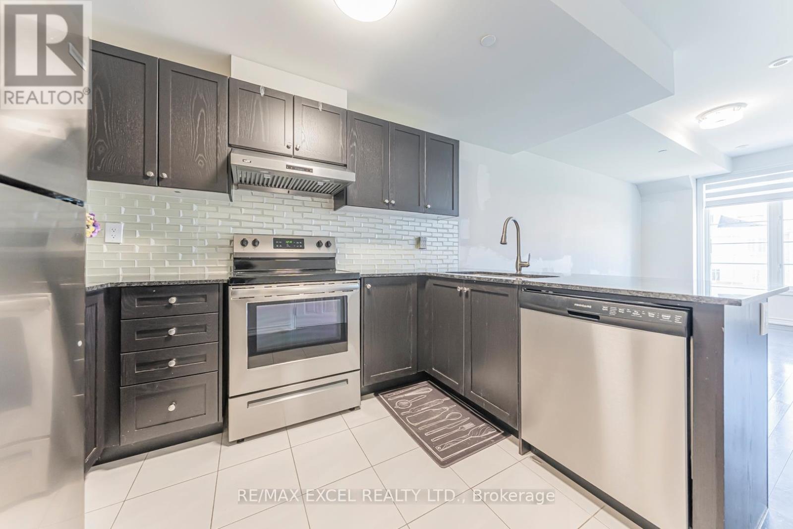 8 - 39 Drewry Avenue, Toronto, Ontario  M2M 0B4 - Photo 11 - C12515930