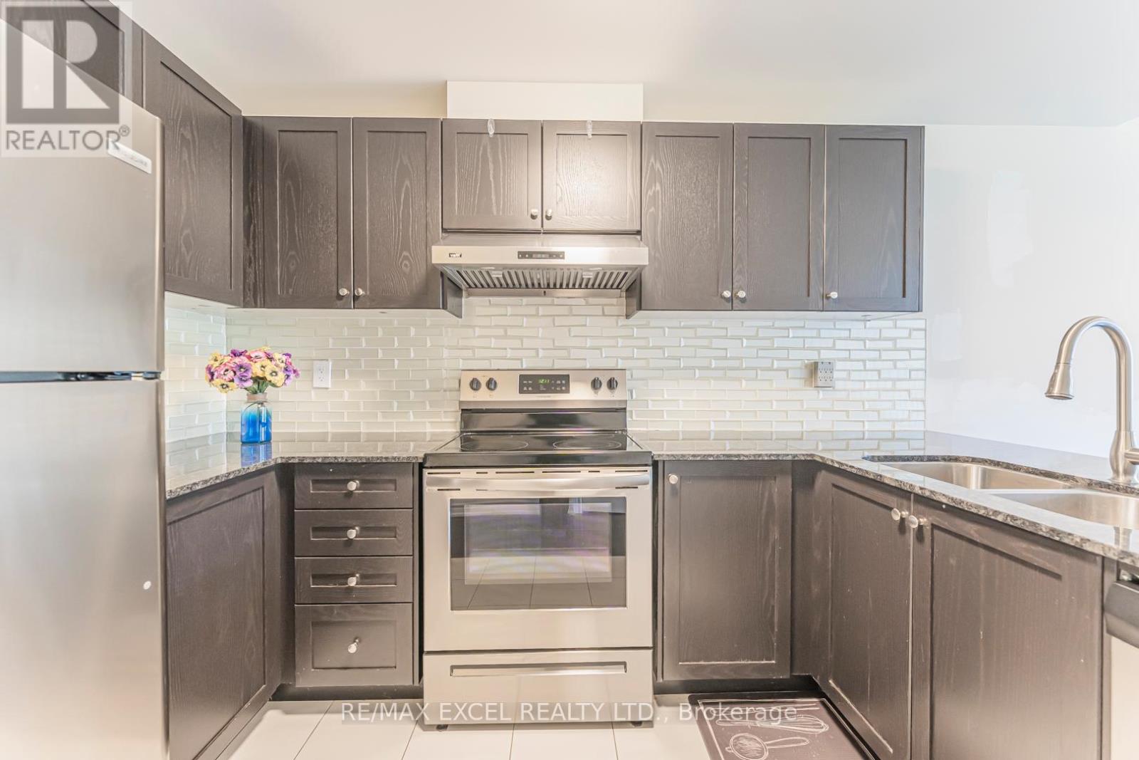 8 - 39 Drewry Avenue, Toronto, Ontario  M2M 0B4 - Photo 9 - C12515930