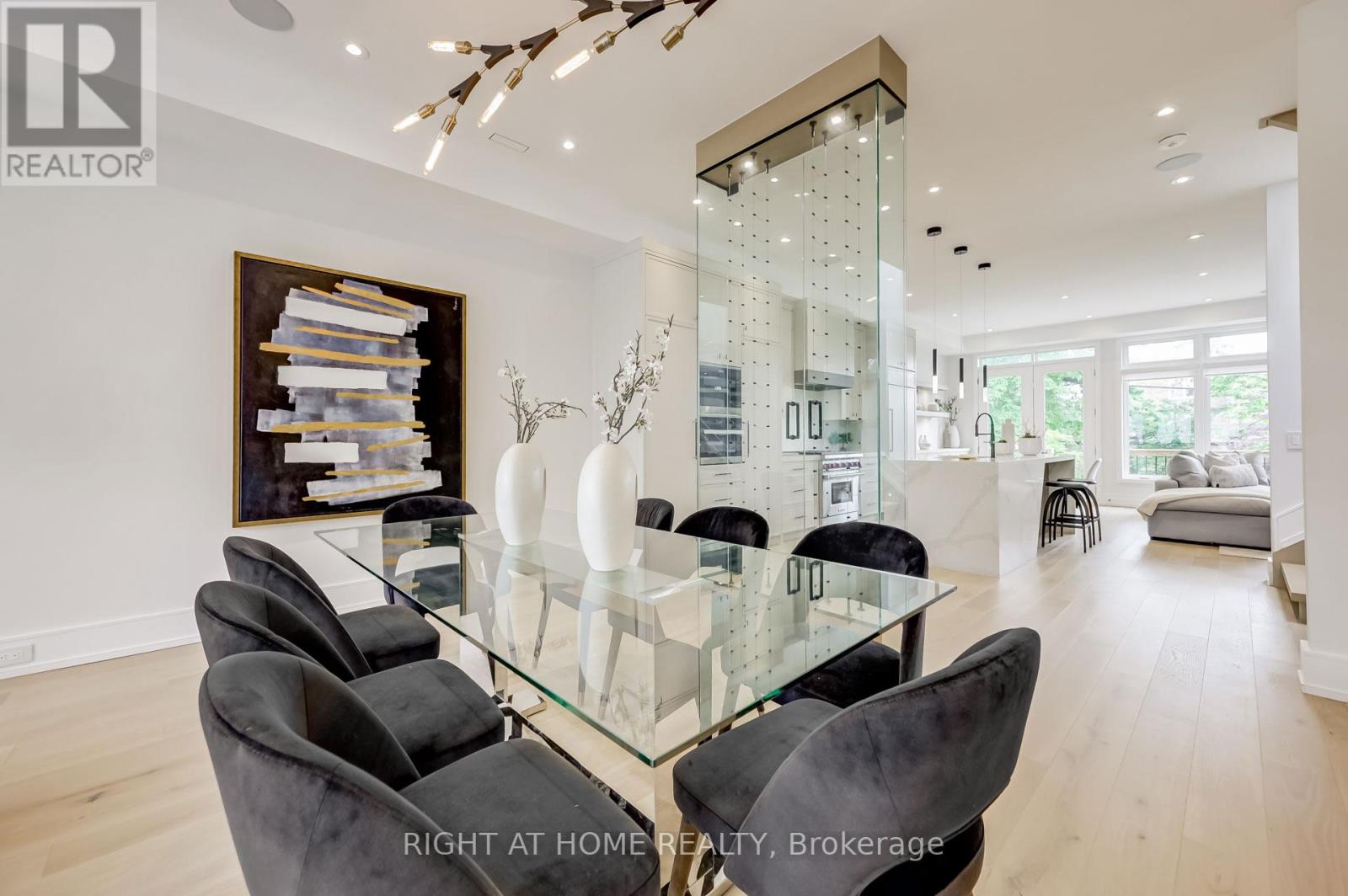 102 Parklea Drive, Toronto, Ontario  M4G 2J8 - Photo 11 - C12515968