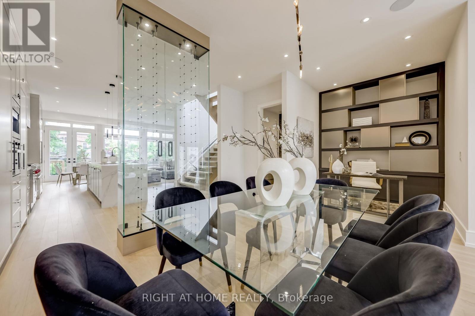 102 Parklea Drive, Toronto, Ontario  M4G 2J8 - Photo 12 - C12515968