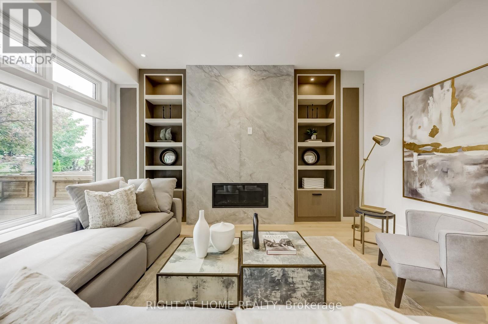 102 Parklea Drive, Toronto, Ontario  M4G 2J8 - Photo 18 - C12515968