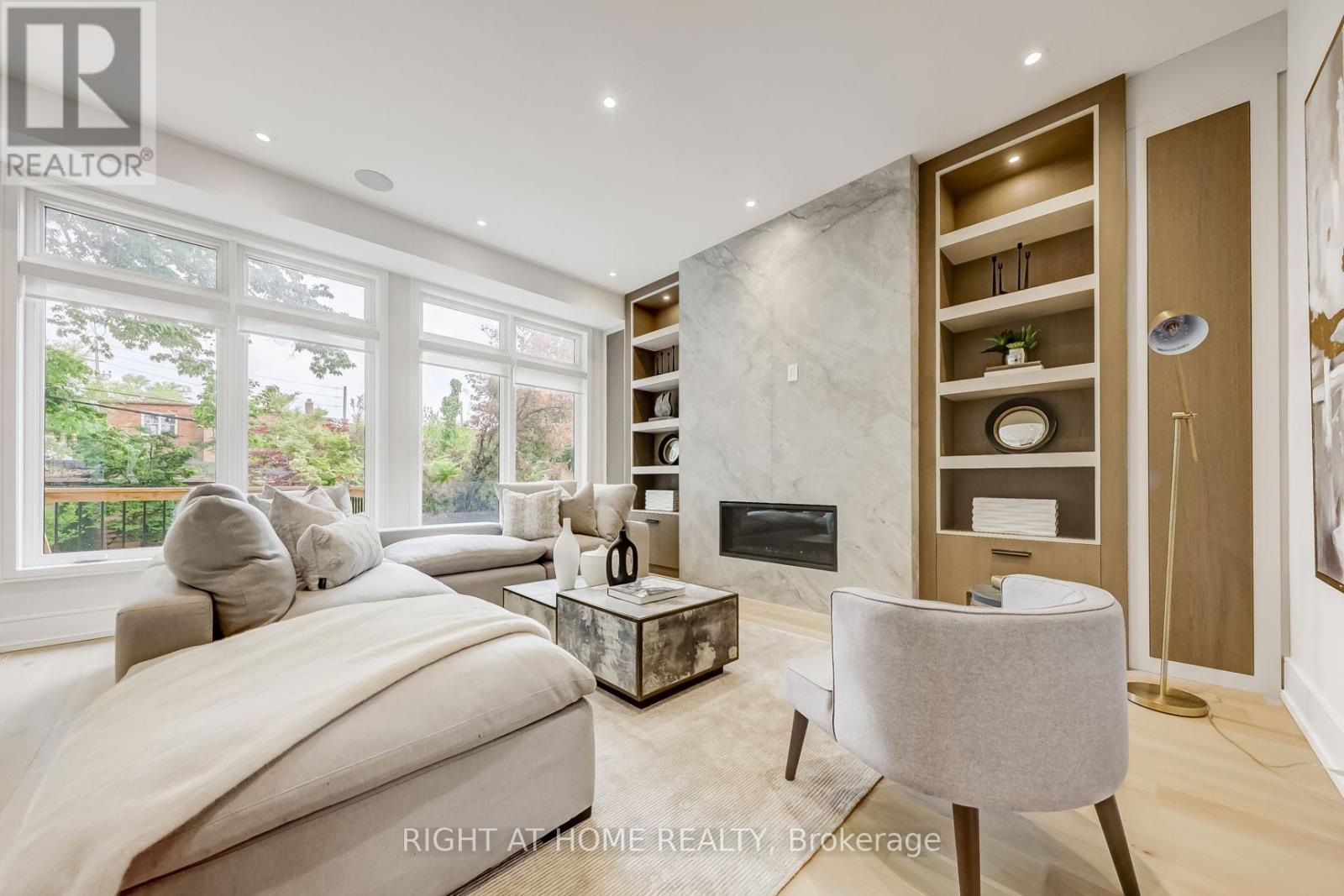 102 Parklea Drive, Toronto, Ontario  M4G 2J8 - Photo 22 - C12515968