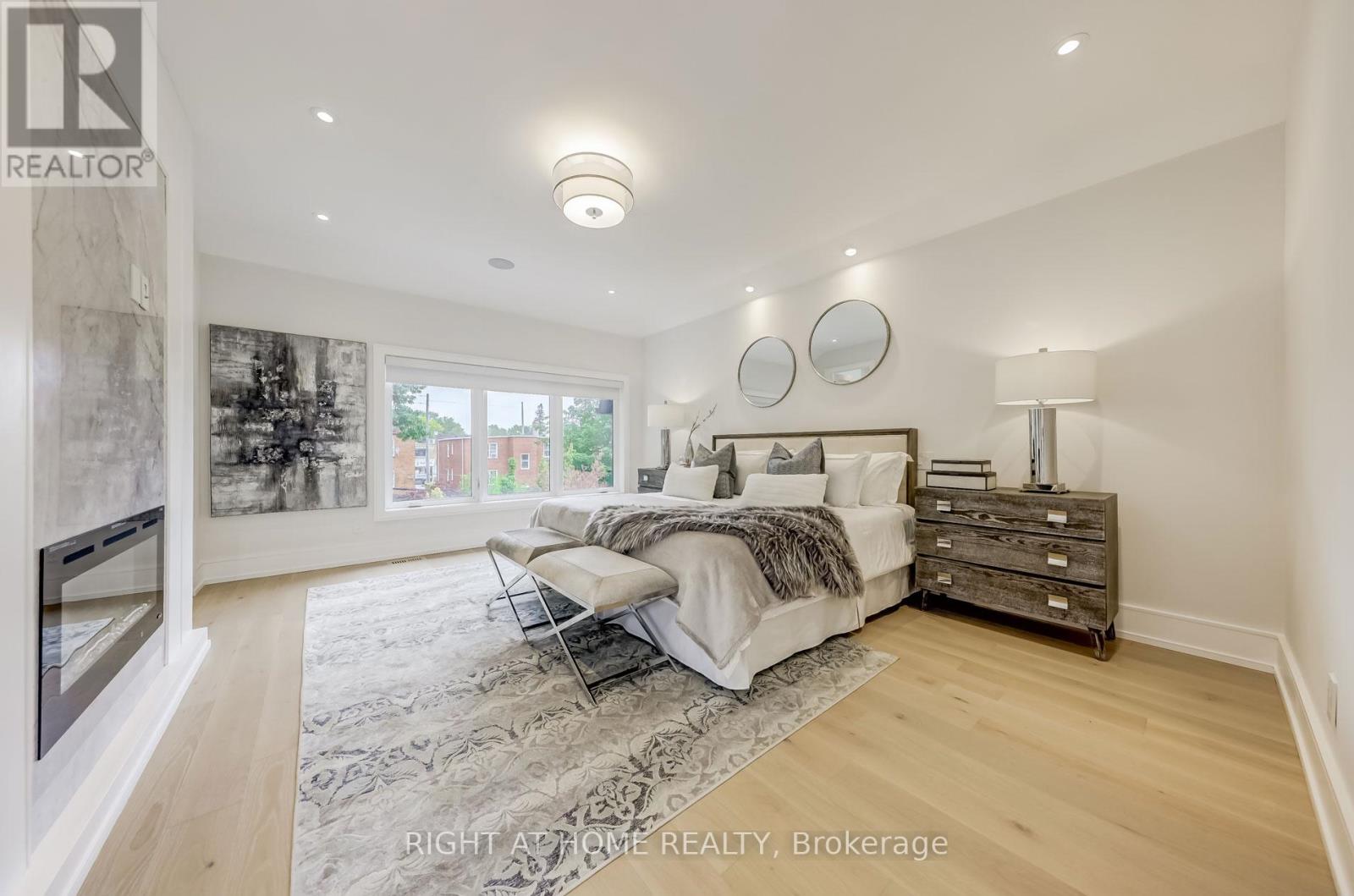 102 Parklea Drive, Toronto, Ontario  M4G 2J8 - Photo 27 - C12515968