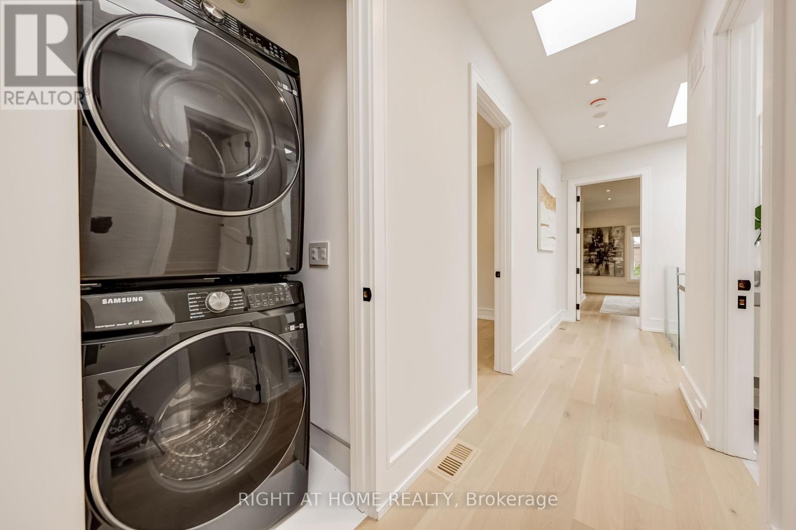 102 Parklea Drive, Toronto, Ontario  M4G 2J8 - Photo 38 - C12515968