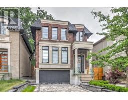 102 PARKLEA DRIVE, Toronto, Ontario