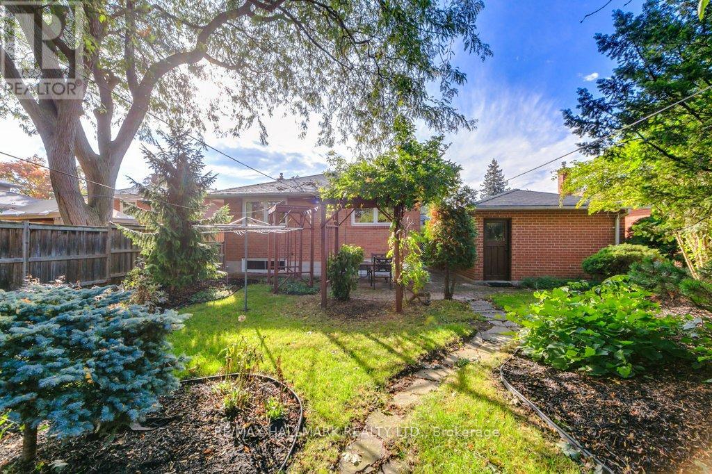 94 Broadlands Boulevard, Toronto, Ontario  M3A 1J7 - Photo 26 - C12516002