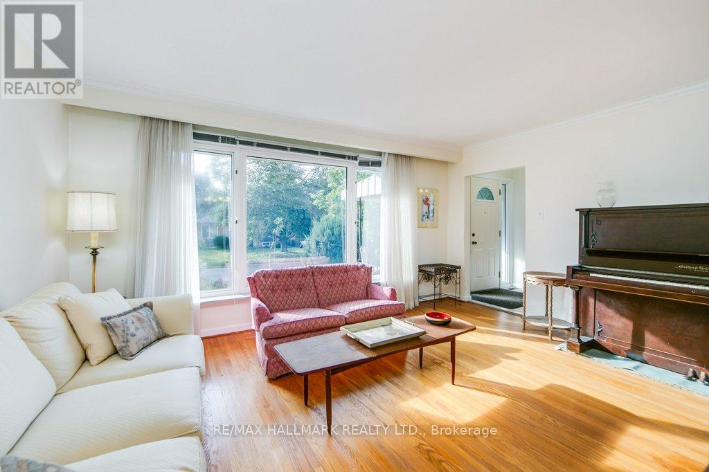 94 Broadlands Boulevard, Toronto, Ontario  M3A 1J7 - Photo 4 - C12516002