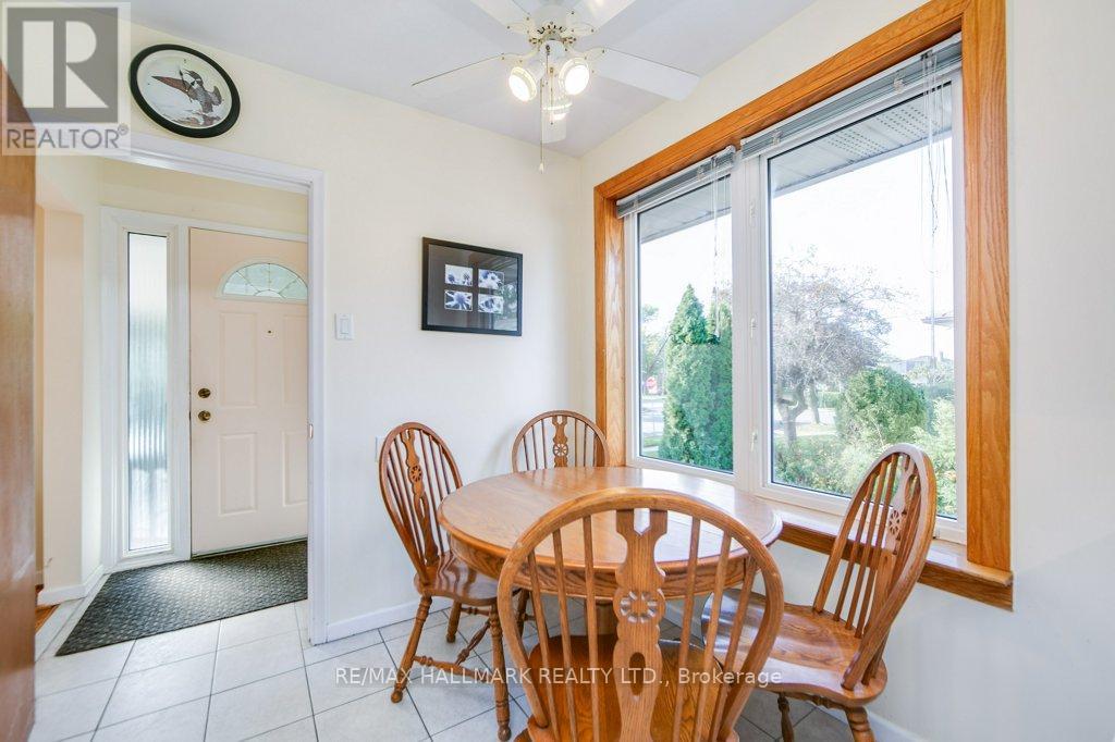 94 Broadlands Boulevard, Toronto, Ontario  M3A 1J7 - Photo 7 - C12516002