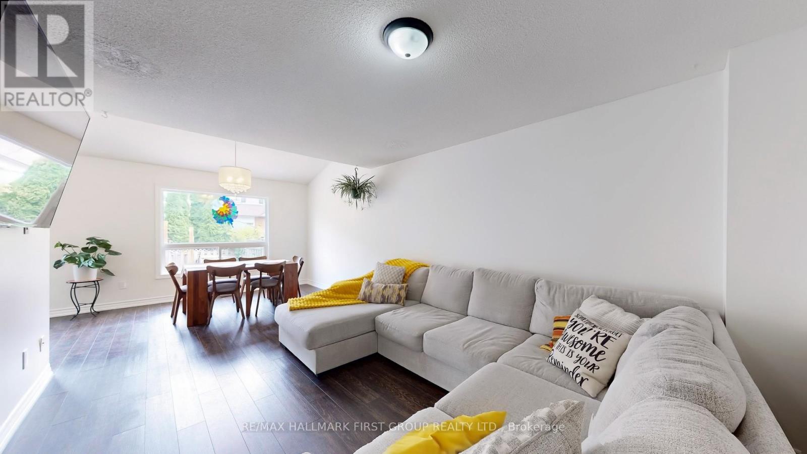 54 Davies Crescent, Whitby, Ontario L1N 8X5 - Photo 4 - E12515856