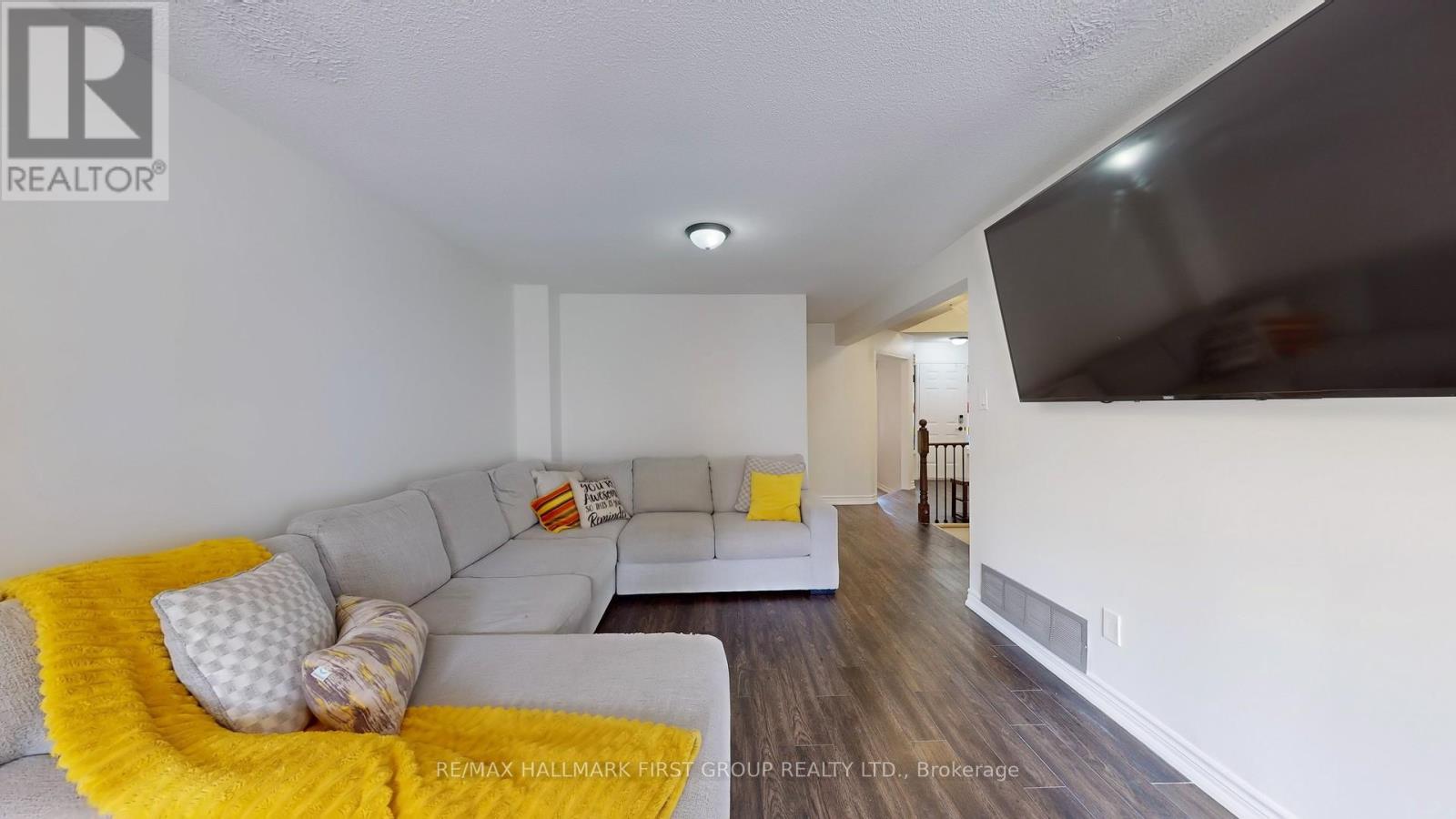 54 Davies Crescent, Whitby, Ontario L1N 8X5 - Photo 5 - E12515856