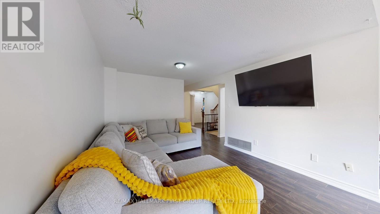 54 Davies Crescent, Whitby, Ontario L1N 8X5 - Photo 6 - E12515856